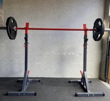 Langhantelstange mit Bank und diversen Gewichten, separat oder einzeln.