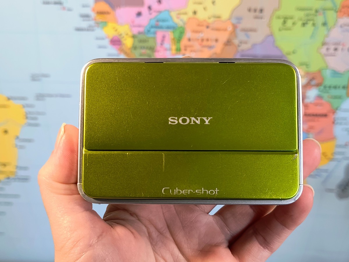 Sony Cyber-Shot DSC-T2 8.1MP Digital Camera - Green Fully Working