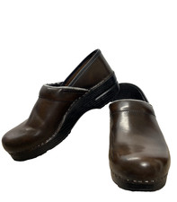 Dansko Professional Brown Leather Clogs Women  s Size 39 EU US 8.5 Work Comfort