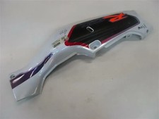 40. Suzuki GSX-R 750 W Verkleidung rechts Seitenverkleidung Sitzbank 47111-17ER