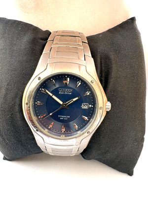 Citizen Herren Titan Eco Drive 100 MT WR Datum Armband Uhr E111-K002141