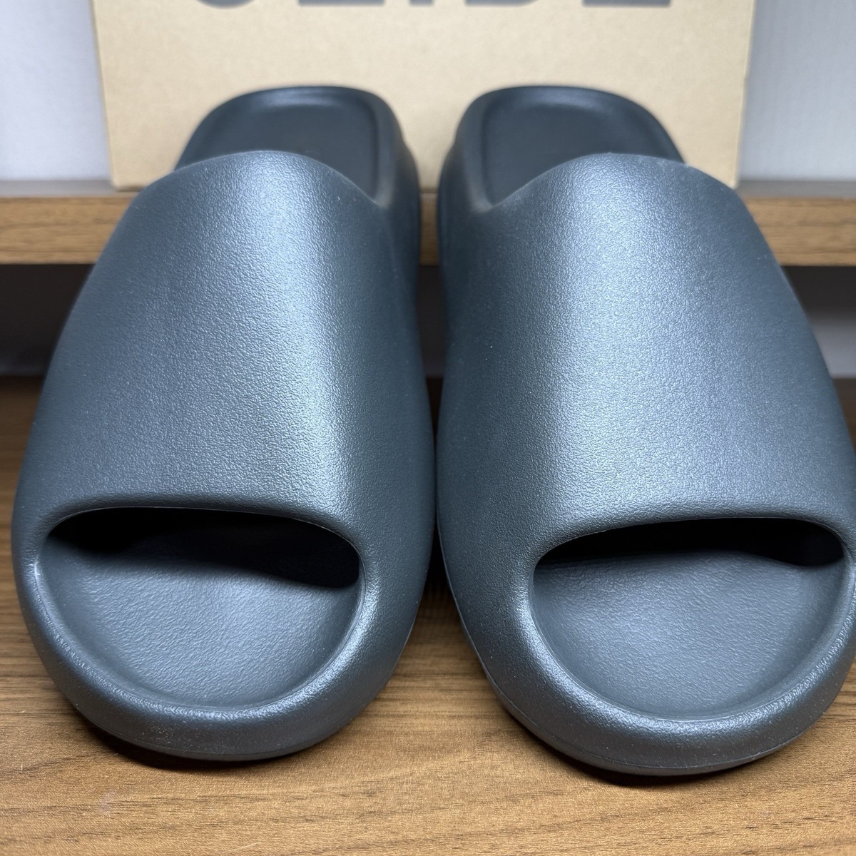 Adidas YEEZY Slides Men's – Black – Size 9 – Dakony – Brand New