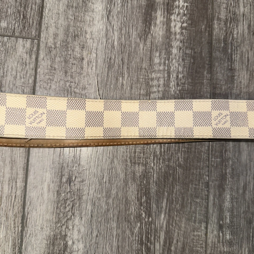 Cinto de couro branco/ouro Louis Vuitton Damier Azur tamanho 100/40🤍 100% autêntico! - Imagem 3 de 4