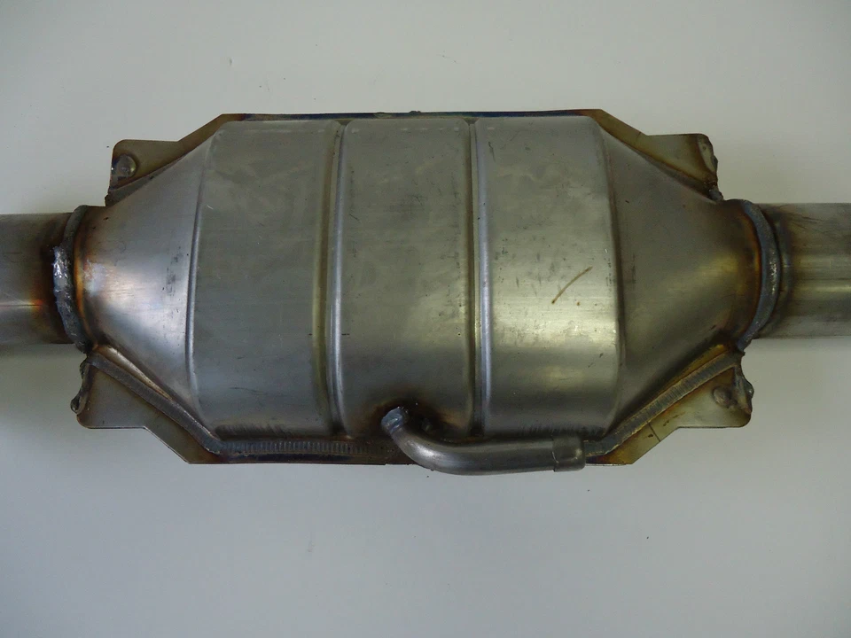 1983 1984 1985 1986 1987 1988 1989 Chevrolet Camaro 2.8L V6 Catalytic Converter - Image 2 of 4