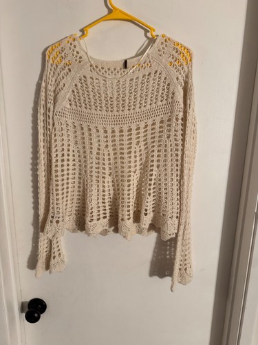 Women "Free People”open knit,long bell sleeves pullover top/cover up SizeXS - Picture 2 of 2