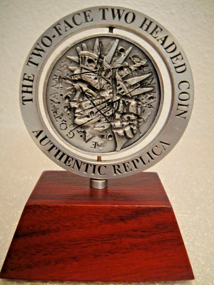 DC DIRECT BATMAN:TWO FACE LIMITED EDITION OFFICIAL COIN PROP REPLICA DARK KNIGHT - Image 3 of 4