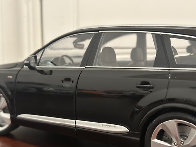Minichamps Audi Q7 SUV Black 1/18 Scale Diecast Model Car | Read