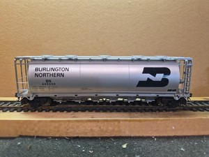 Atlas Cylindrical Covered Hopper Car Burlington Northern  BN 445030