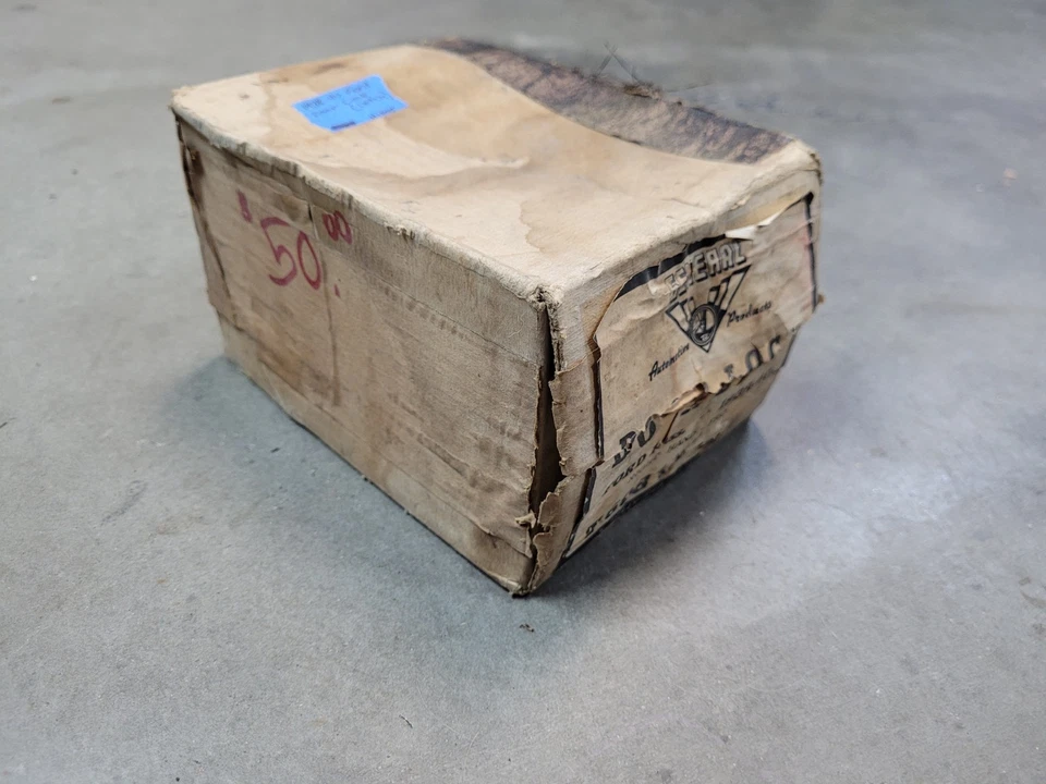 Pestillo de puerta derecho Ford Car 1938-1940 NORS T-608 General Automotive Products Foto 4 de 4