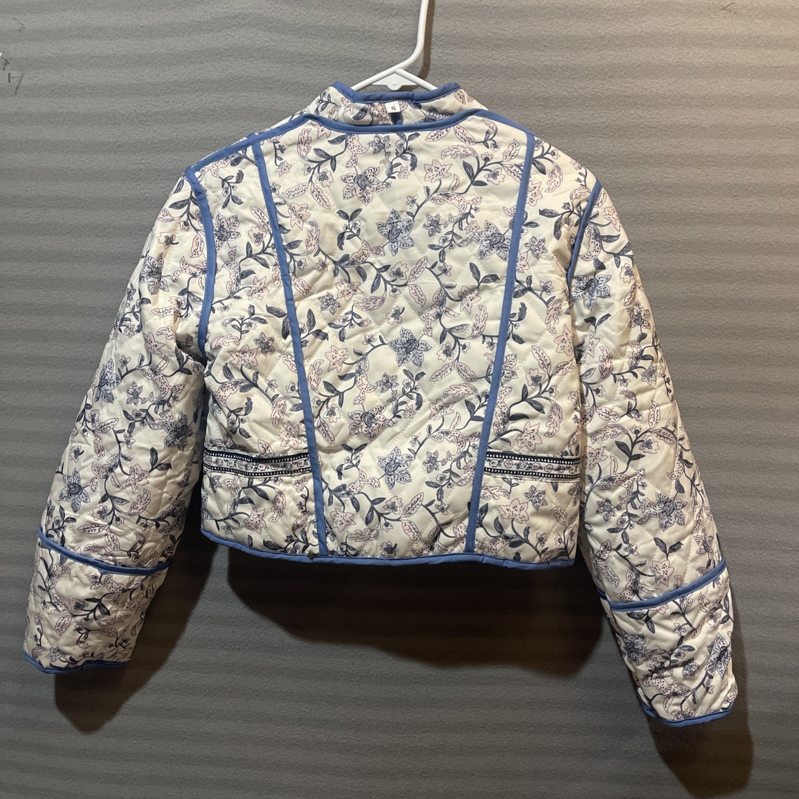 Mango Quilted Reversible Floral Jacket Womens S Blue/White Pockets Cottagecore image 4
