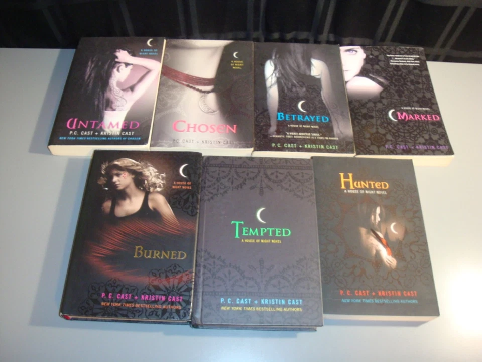 House of Night Series 1-12 Book Lot P C Cast Teen YA Vampires Paranormal Vampyre - Image 2 of 4