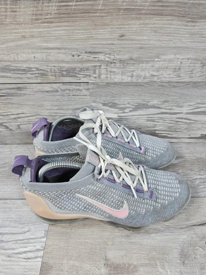 Nike Air VaporMax Zapatos Juveniles 2021 Flyknit DB1550-007 Gris Rosa 7Y (Mujer 8.5) Foto 2 de 4