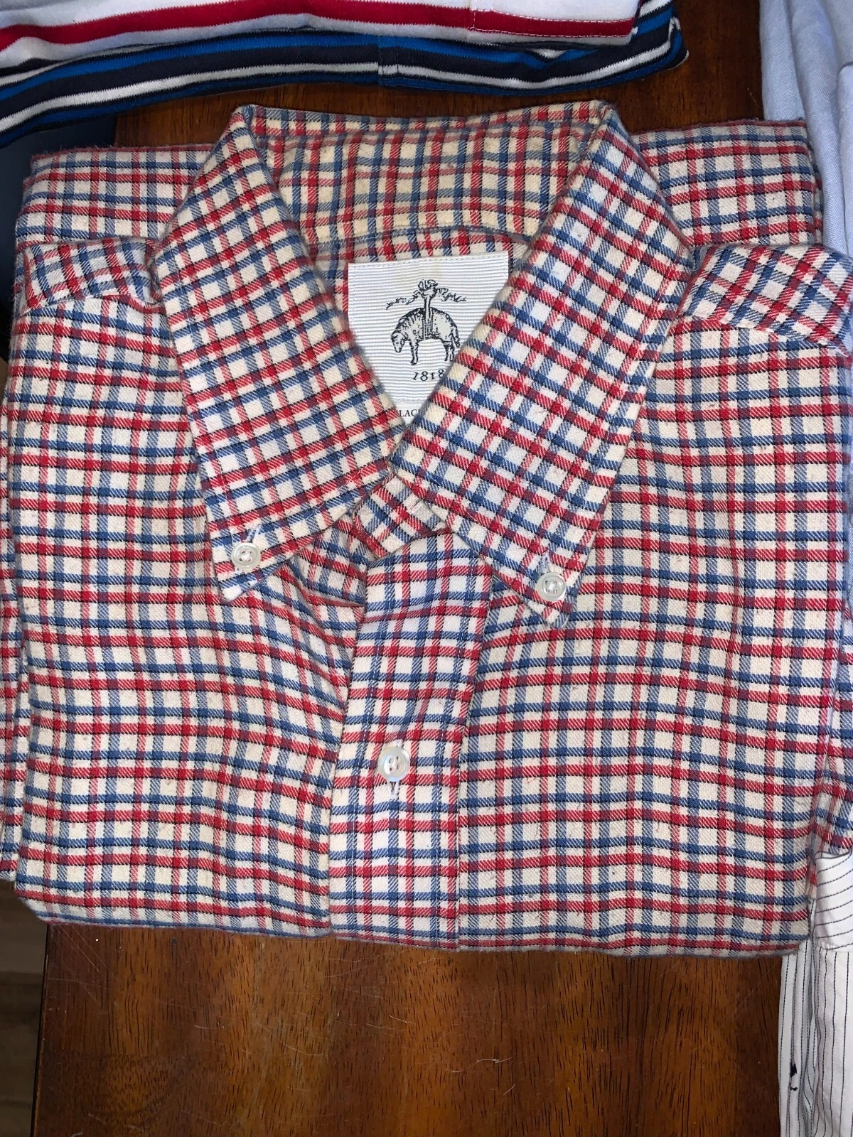 Camicie Brooks Brothers in pile nere in BB1 di Thom Browne