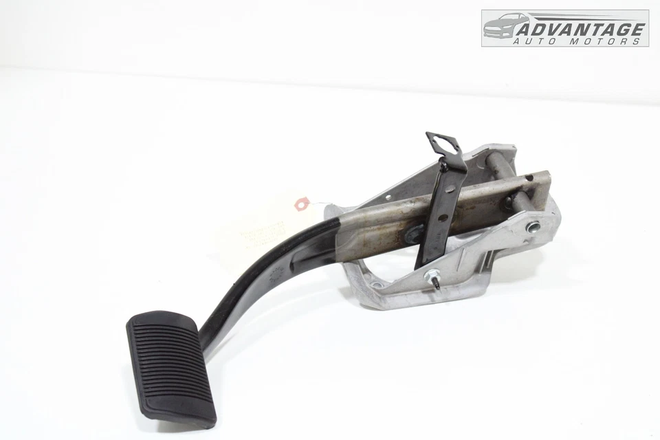 2014-2022 DODGE DURANGO GT PARKING ASSIST BRAKE STOP PEDAL WITH BRACKET OEM - Image 2 of 4