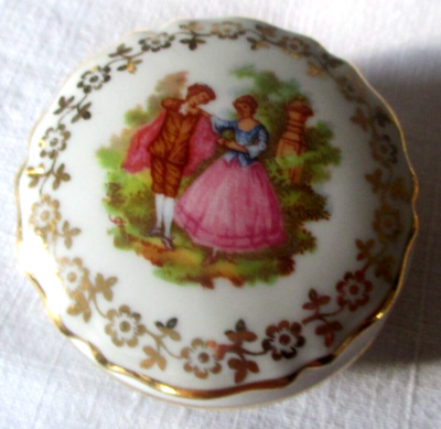 ANCIENNE BOITE EN porcelaine de Limoges scène galante EUR 10,00 - FR