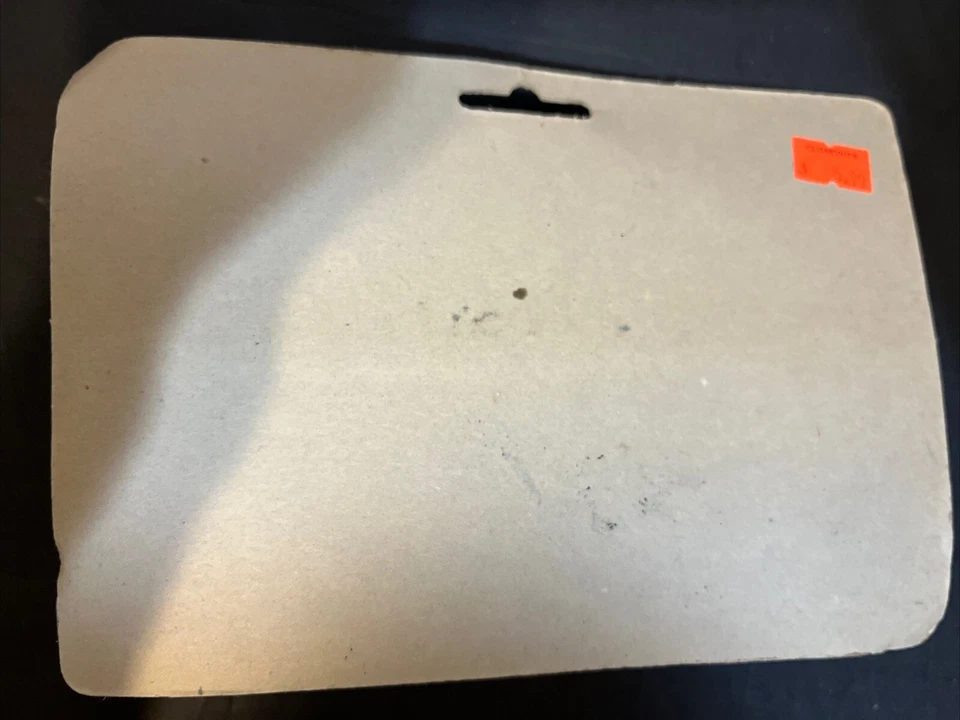 Welly Red Country Tractor Die Cast Set Moving Parts Authentic Detail - Image 2 of 2