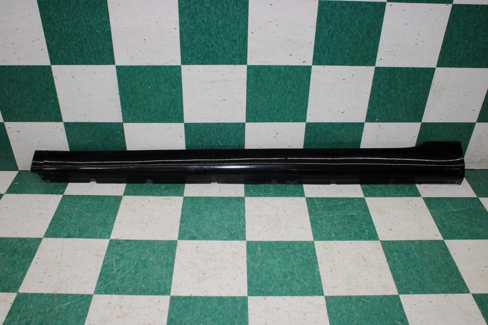 13-18 Flying Spur *SCUFFS* Black Driver Side Left LH Rocker Molding Side Skirt