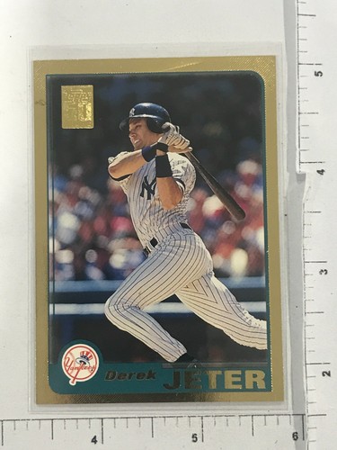 Derek Jeter #100 2001 Topps Gold card