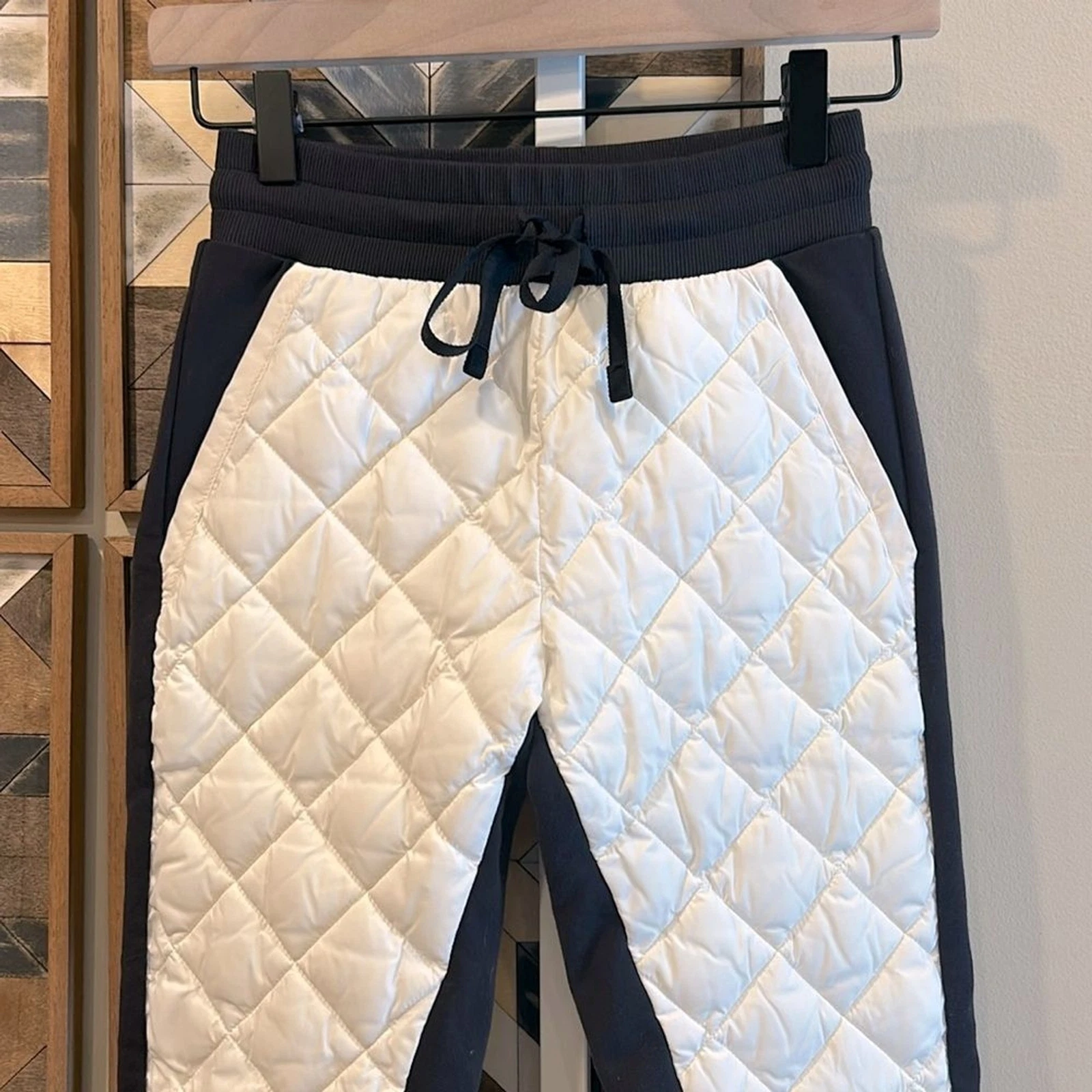 alo-yoga airbrush winter warm high-waist moto puffer pants