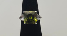 Green Cubic Zirconia CZ Silver Plated Ring Sz 5