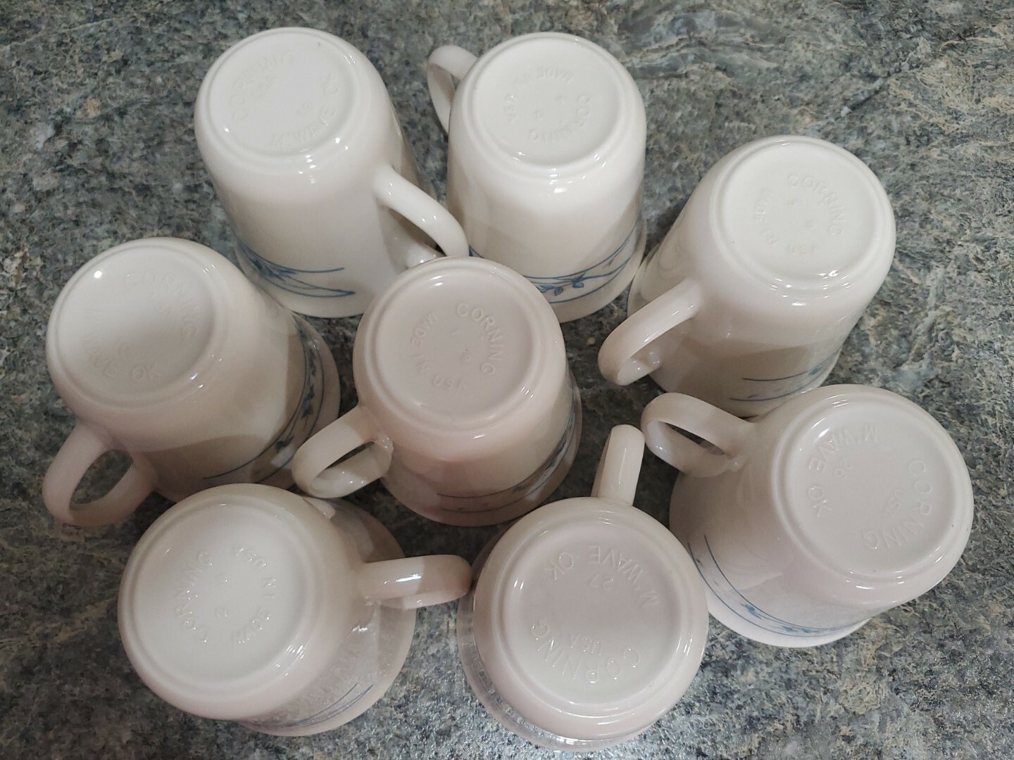 Corelle by Corning BLUE LILY 8 Piece Set  Cups Excellent