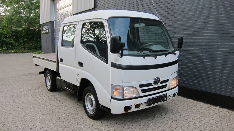 Toyota dyna 100