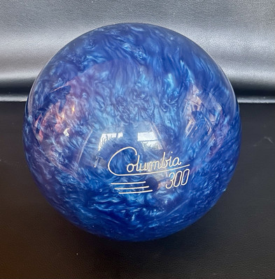 Columbia 300 Blue Bowling Ball For DISPLAY Only 9lb 10oz with Flat