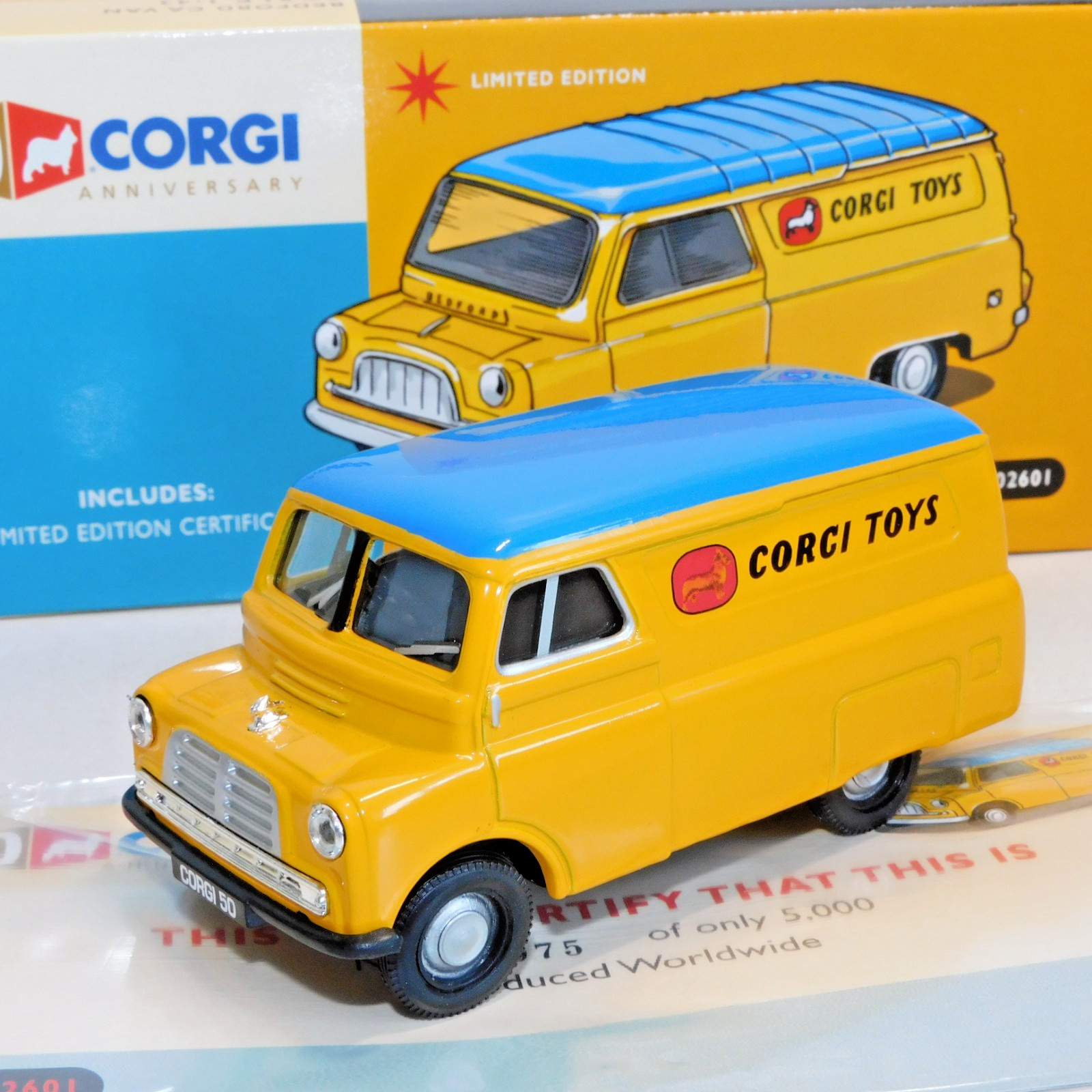 CORGI BEDFORD CA VAN CORGI TOYS 1/43 CC02601