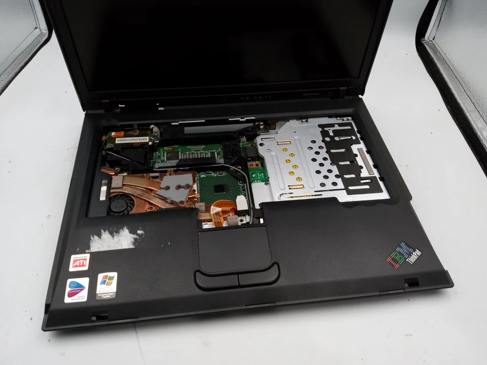 Portátil Lenovo IBM ThinkPad R52 15" Intel CPU - PIEZAS FALTANTES - LEER -RR Foto 2 de 4