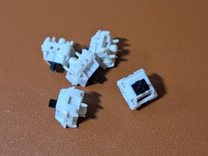 97x DK Cookies n' Cream Tactile Mechanical Keyboard Switches - Promo Pint Incl.