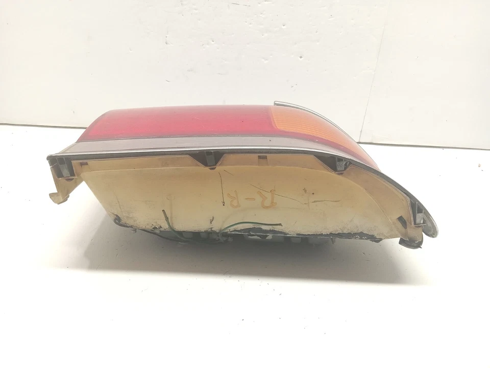 92-93 MITSUBISHI GALANT RIGHT SIDE QUARTER MOUNTED TAIL LIGHT OEM, 166-58547 - Image 3 of 4