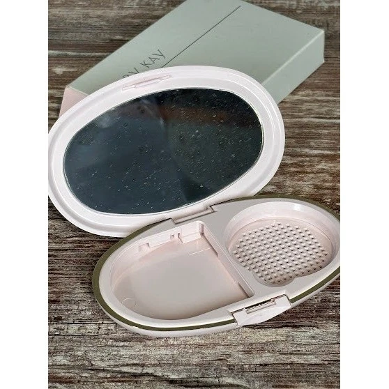Espejo compacto de maquillaje Mary Kay 4904 oro rosa ovalado recargable Foto 2 de 4