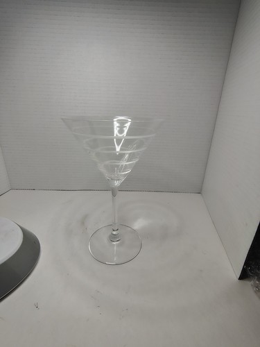 ETCHED SWIRL MARTINI COCKTAIL GLASS - Picture 6 of 9