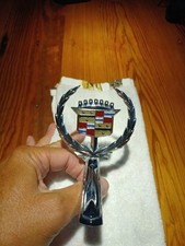 1970s Cadillac Eldorado Wreath Crest Hood Ornament Emblem Base Assembly 1602288 1970s Cadillac Eldorado Wreath Crest Hood Ornament Emblem Base Assembly 1602288