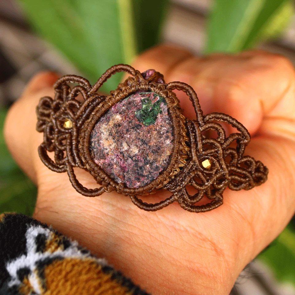 Pulsera de macramé bohemio de cristal druzy crudo calcita cobalto natural hecha a mano Foto 3 de 4