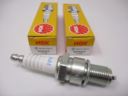 2 Genuine NGK BPR5ES 7734 Spark Plugs - 第 1/5 張圖片
