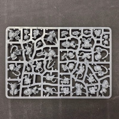 Warhammer 40k: Space Marines Easy-to-Build Aggressors - On Sprue (No Bases)