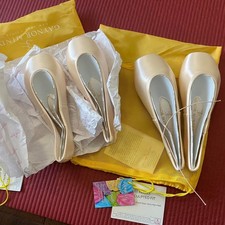 gaynor minden pointe shoes