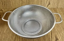 3-Quart Colander, Stainless Steel, Strainer for Kitchen Food, Dishwasher Safe