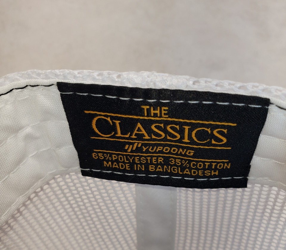 Casquette Trucker Waylon Jennings - Yupoong 6006, Réglable, Dos Mesh, Noir, Unisexe Adulte