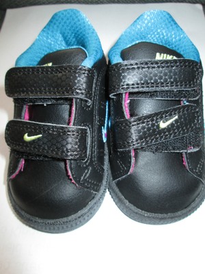 childrens black nike velcro trainers
