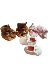 Baby girls shoe lot of 3 size 0-3 months Christmas slippers, booties, moccasins