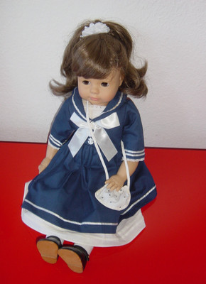 Superschöne und seltene Götz-Puppe, 50 cm Matrosenkleid
