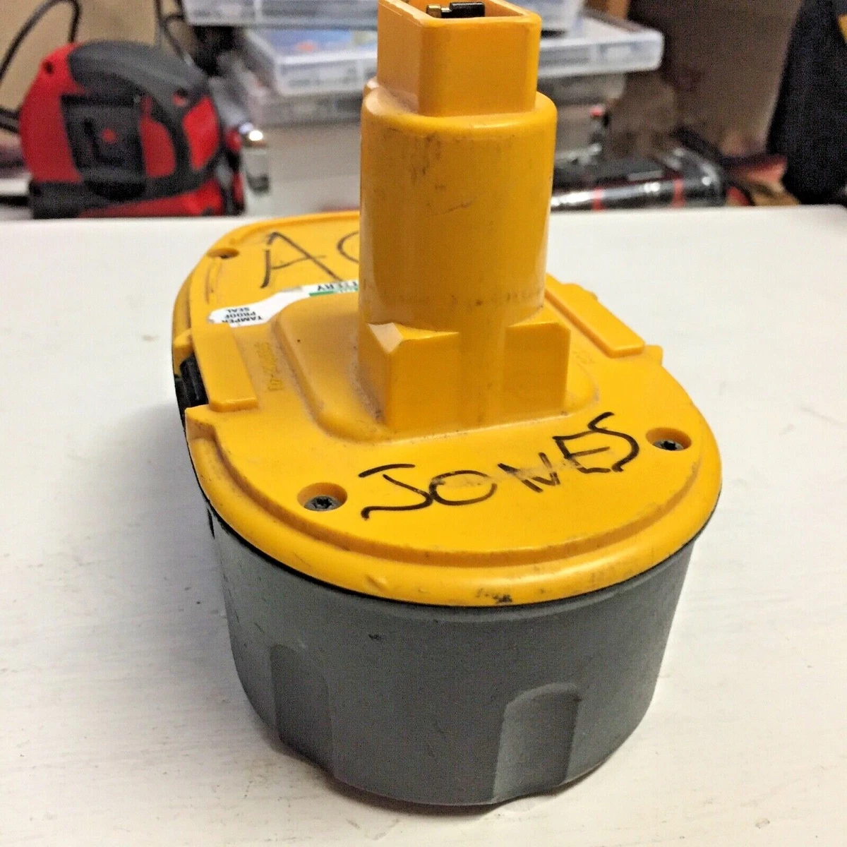 DeWalt DC9096 18v Ni Cad Battery Not Working Condition for Parts