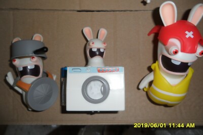 Lapin cretin figurine Disbey