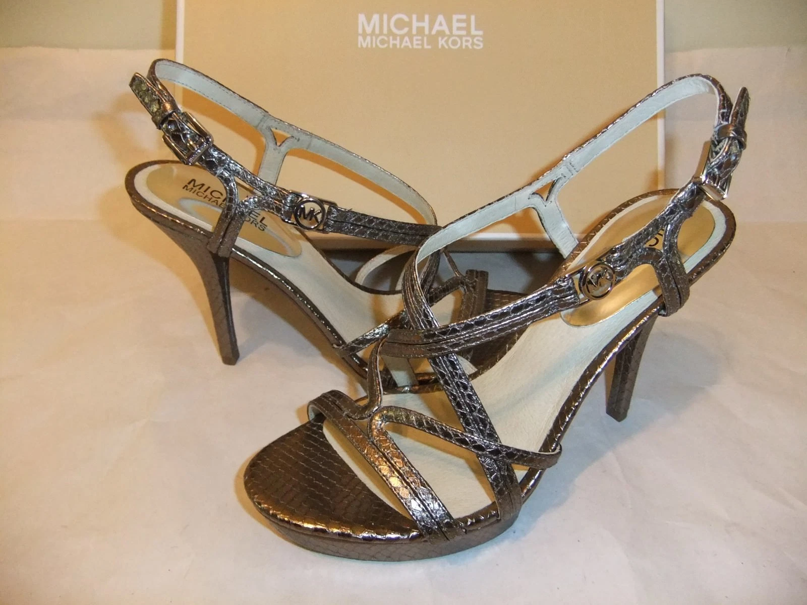 Sandalo elegante MICHAEL KORS Cicely grigio pelle nichel tacco taglia 9 5 nuovo con scatola $ 165