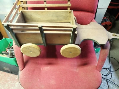 PETIT CHARIOT EN BOIS JOUET AVEC PETIT CHEVAL 1920 1930 - Photo 1/4