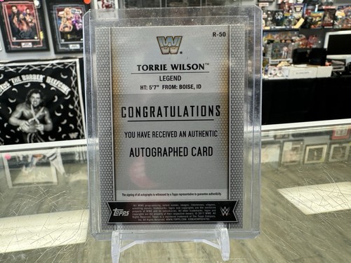 2017 Topps WWE Women's Division Roster Cards Auto /50 Torrie Wilson #R-50 Auto - Picture 2 of 2