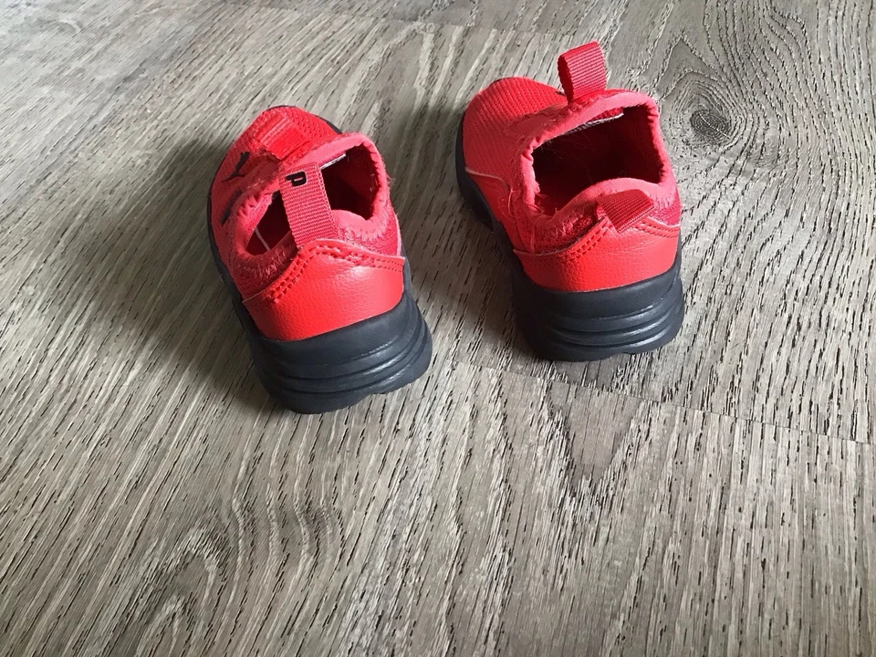 Puma красный поскользнуться на ребенка ясельного возраста мальчика Baby Shoes размер 6C 386548-03 проводной быстрый кроссовок - Изображение 3 из 4