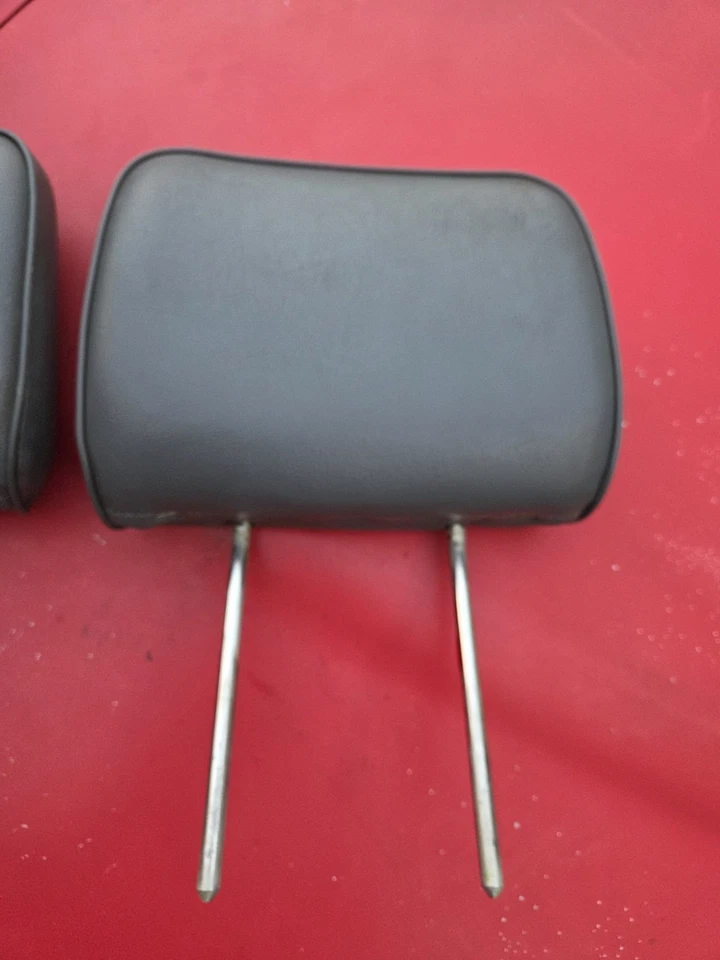 1986-93 Mazda B2000 B2200 B2600 2/4WD Truck OEM Dark Grey Bucket Seat Headrests - Image 4 of 4